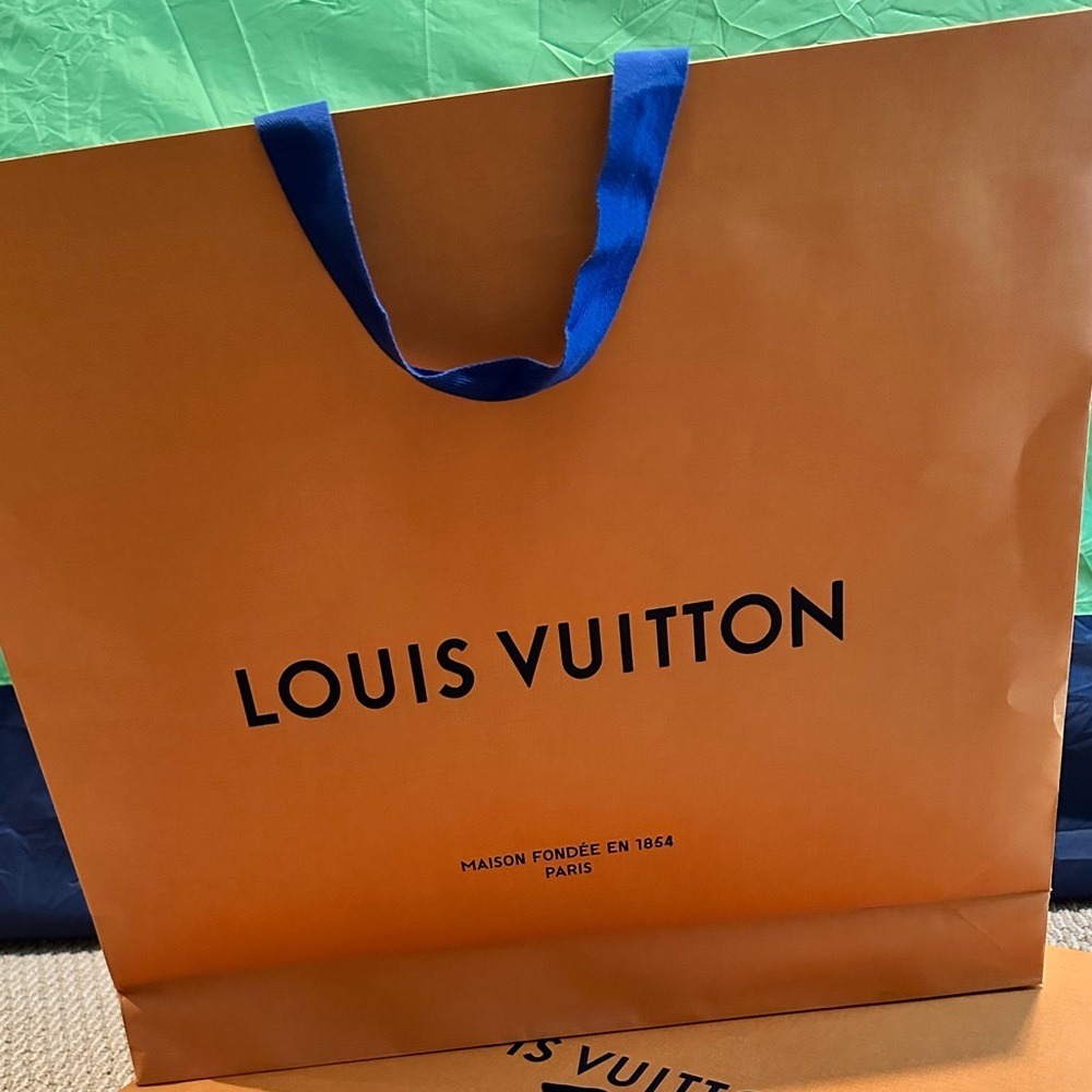 Large Louis Vuitton shopping bag
